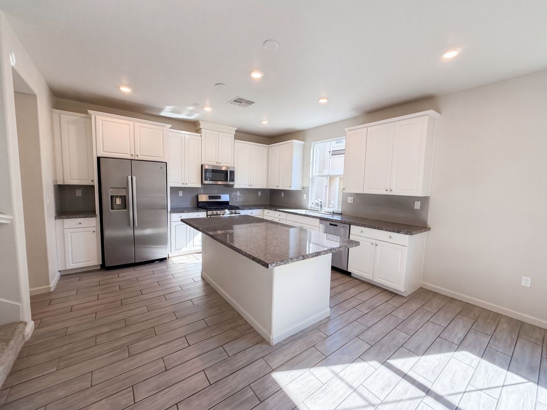 Property photo 2 of 1687 Pena Ln