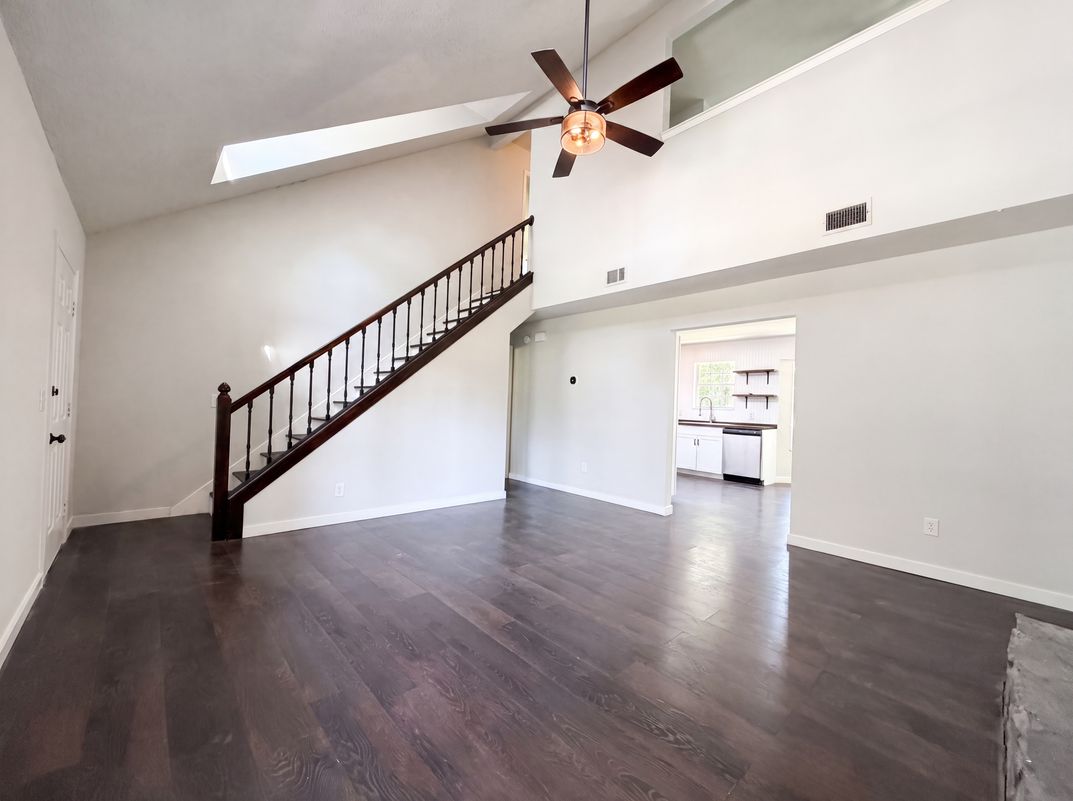 Property photo 3 of 321 Paradise Cir