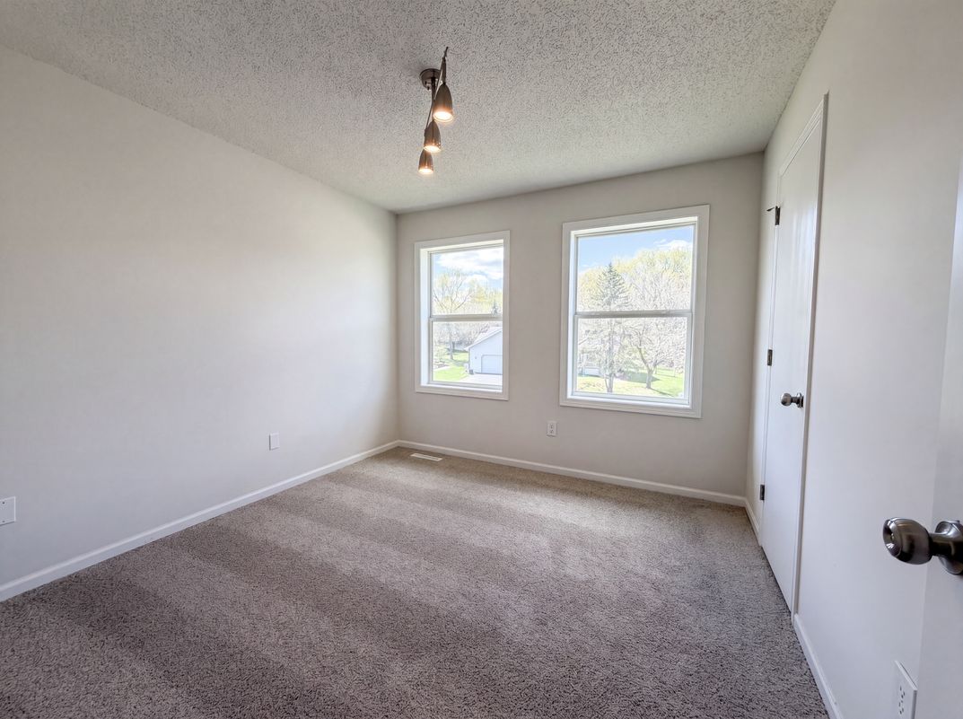Photo 14 of 25 of 9429 Harkness Ave S, Cottage Grove, MN