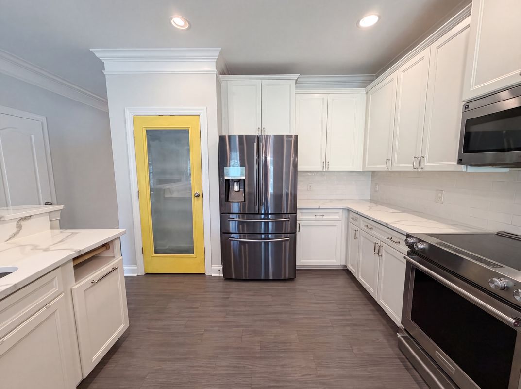 Property photo 2 of 301 Cypresshill Ct