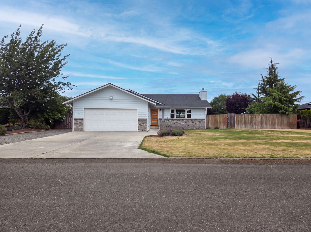 Property photo 1 of 131 Duke Dr