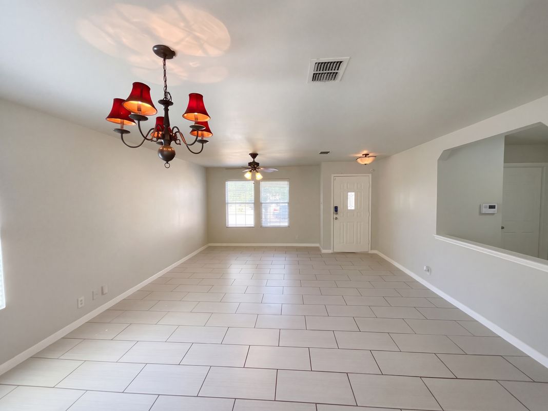 Property photo 3 of 10914 Rivera Cv