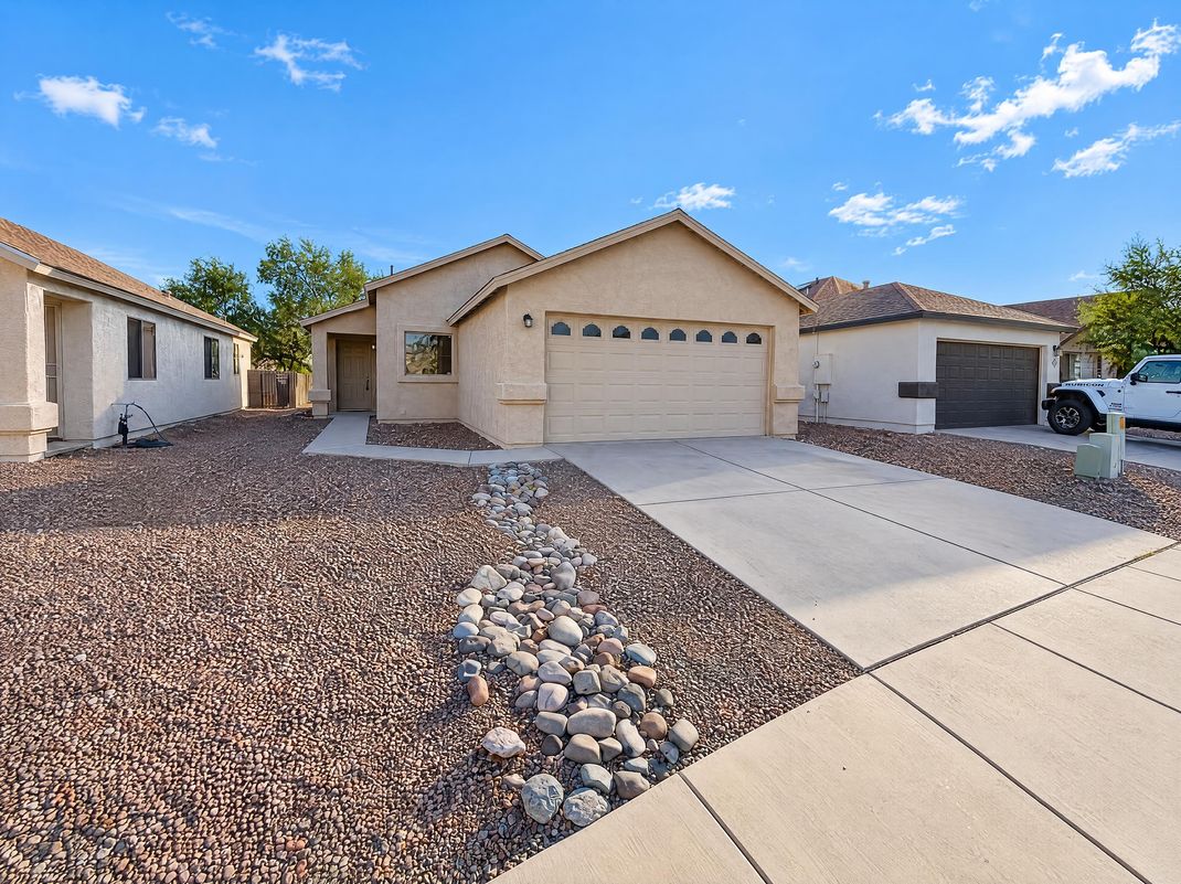 Property photo 1 of 6013 S Galiuro Dr