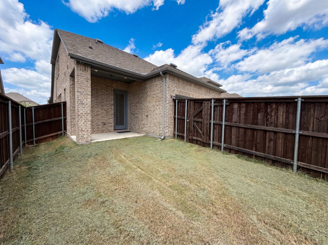 Photo 5 of 20 of 17628 Bottlebrush Dr, Dallas, TX