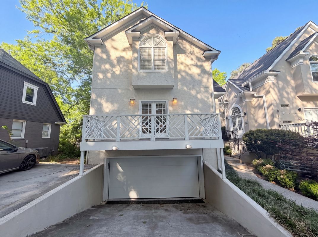 Property photo 1 of 1821 Monroe Dr NE