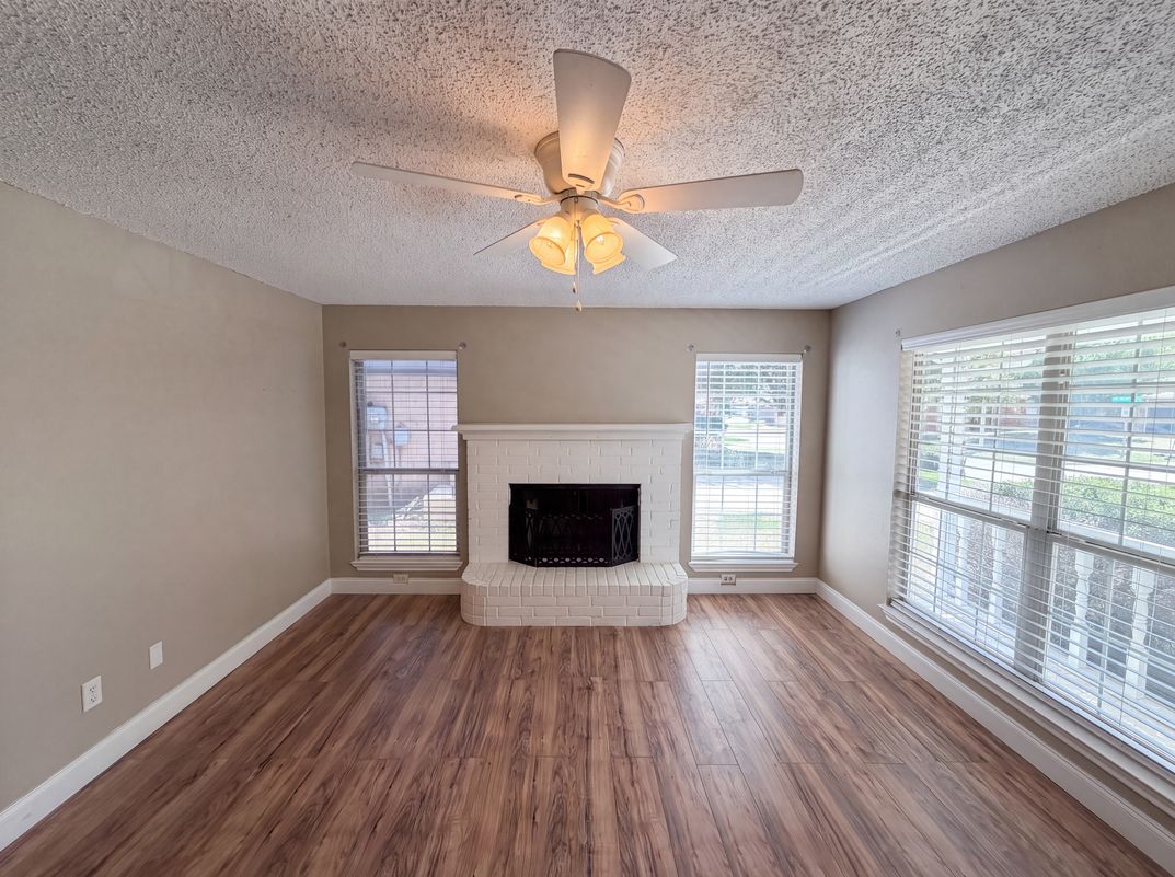 Property photo 3 of 6604 N Chesterfield Dr