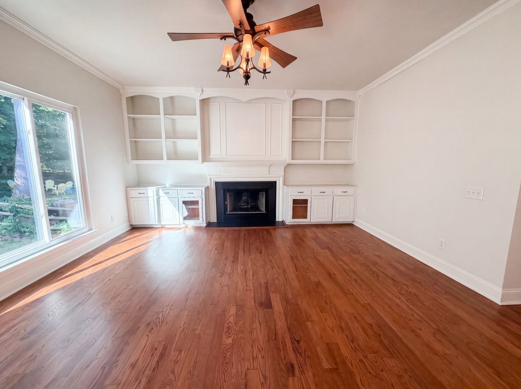 Property photo 3 of 110 Lyman Oak Ct