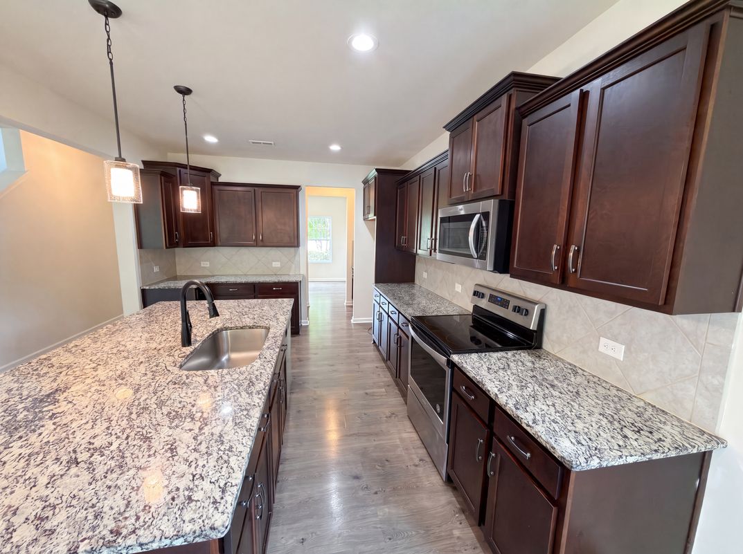 Property photo 2 of 5627 Barclay Ct