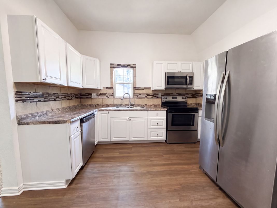 Property photo 2 of 1216 Bessie St