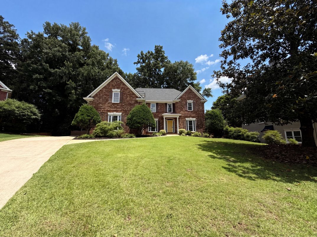 Property photo 1 of 1984 Charrwood Ct