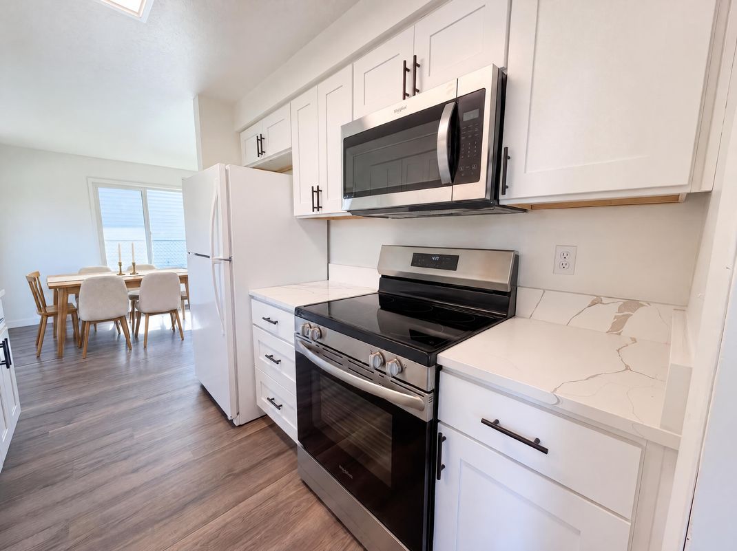 Property photo 2 of 1573 NE Barberry Dr