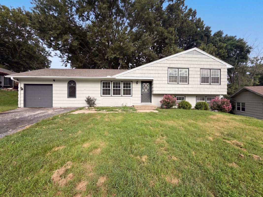 Property photo 1 of 12904 E 54th St