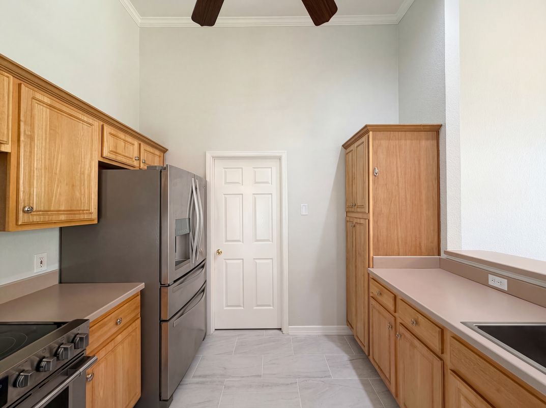 Property photo 2 of 416 Fossil Rock Dr