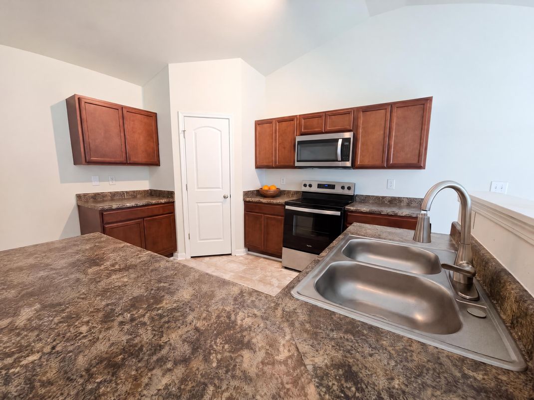 Property photo 2 of 1007 Haley St