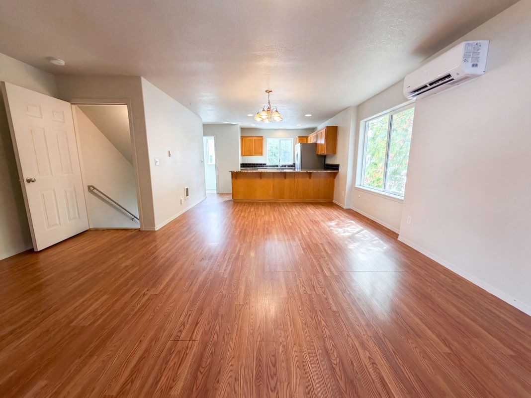 Property photo 3 of 12103 SE Harold St