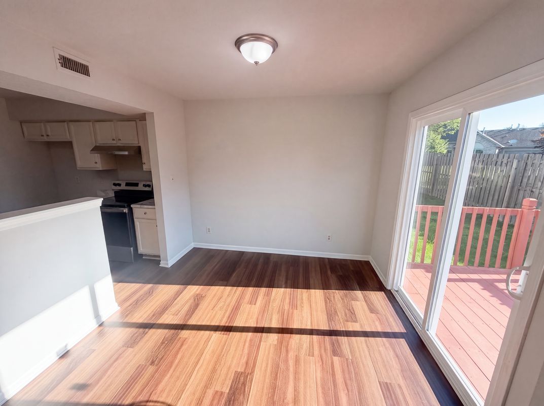 Photo 9 of 26 of 4801 Ossington Ct, Indianapolis, IN
