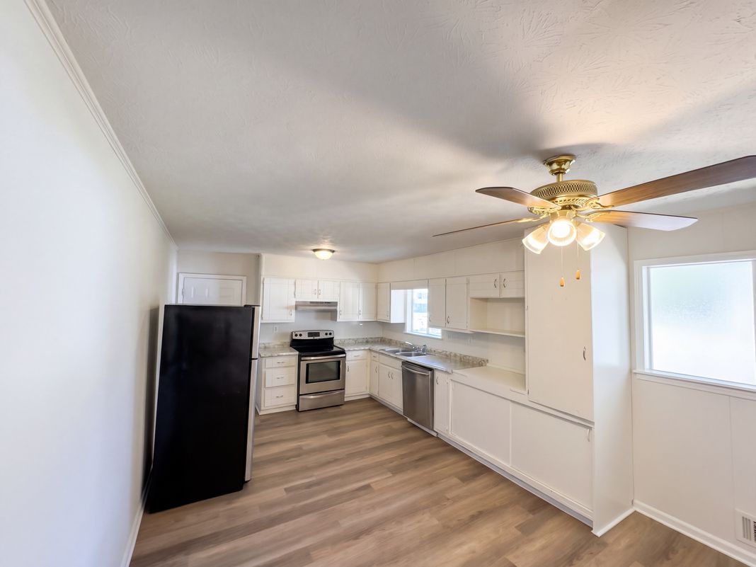 Property photo 2 of 5807 Cobbrook Dr