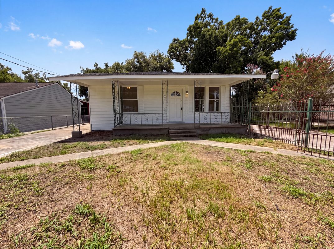 Property photo 3 of 714 Bolling Ln