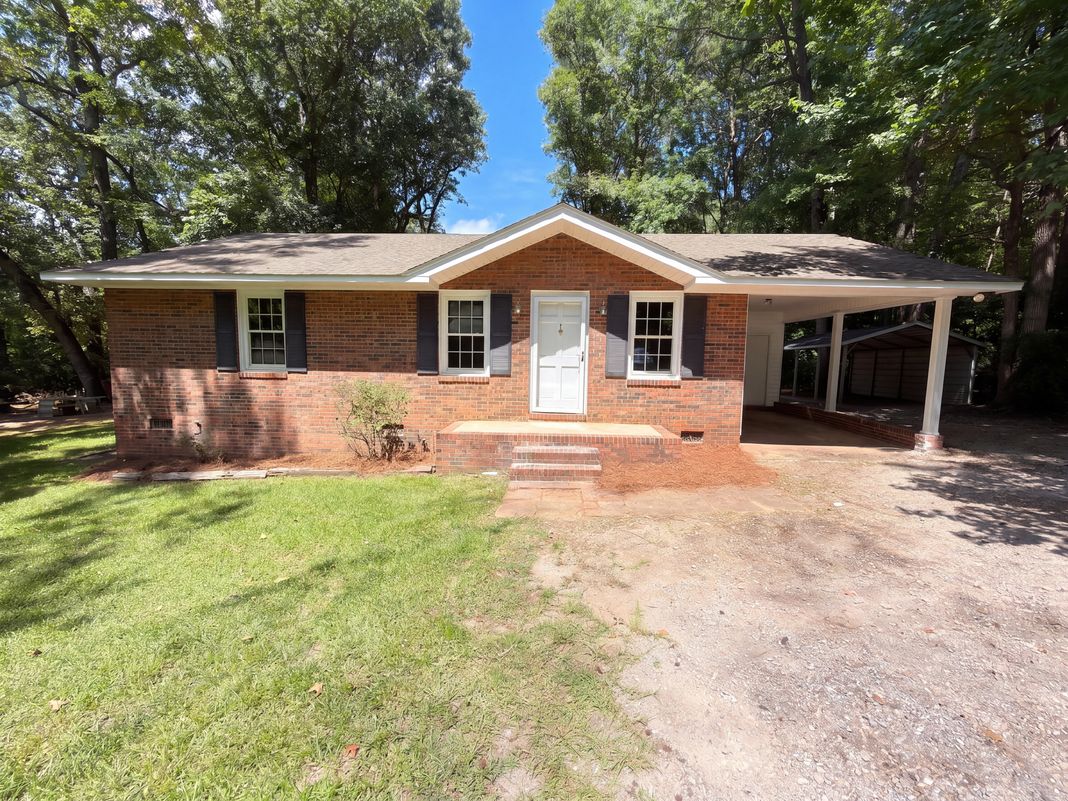Property photo 1 of 1627 Catoe Rd
