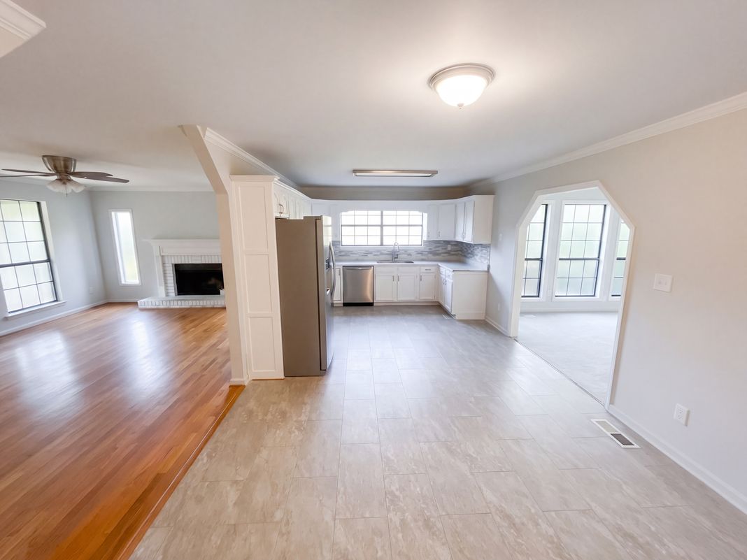 Property photo 2 of 8857 Lakeridge Ter