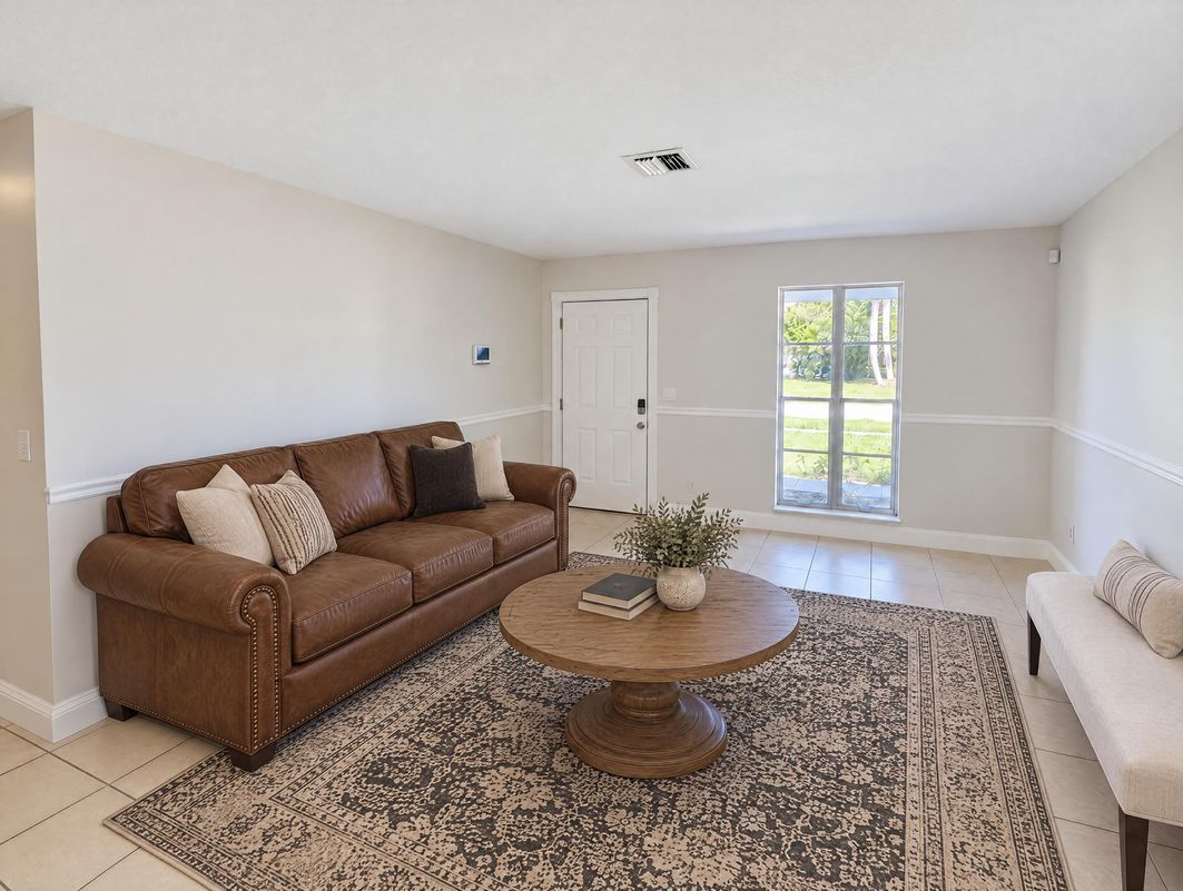 Property photo 2 of 154 SE Soneto Ct