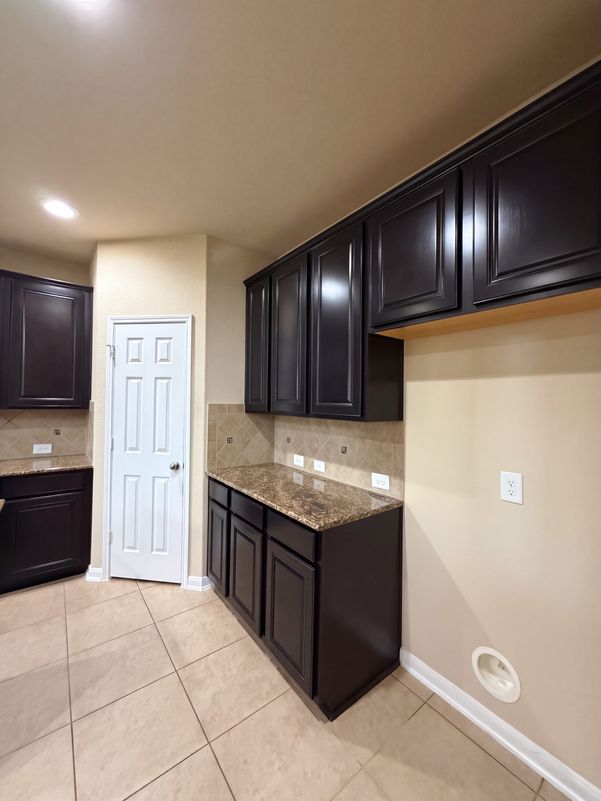Property photo 2 of 9003 Newcroft Ct
