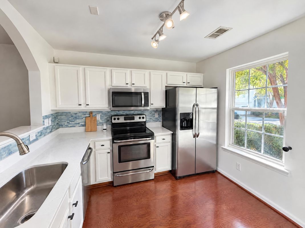 Property photo 3 of 4212 Glenlea Commons Dr
