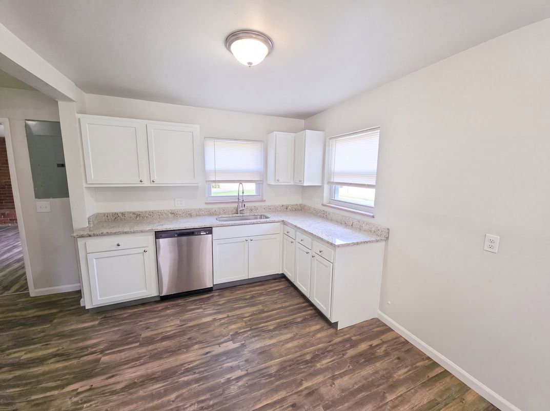 Property photo 2 of 19 Wolf Ave
