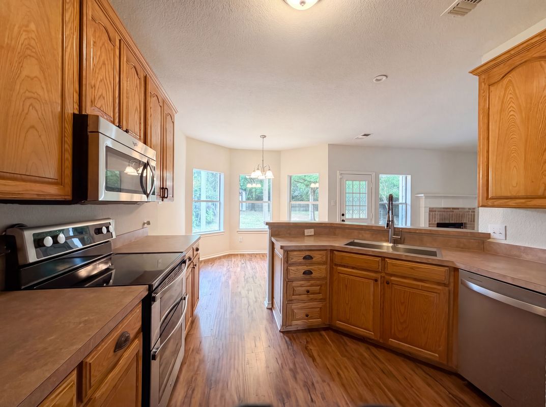 Property photo 2 of 6218 Kingswood Dr