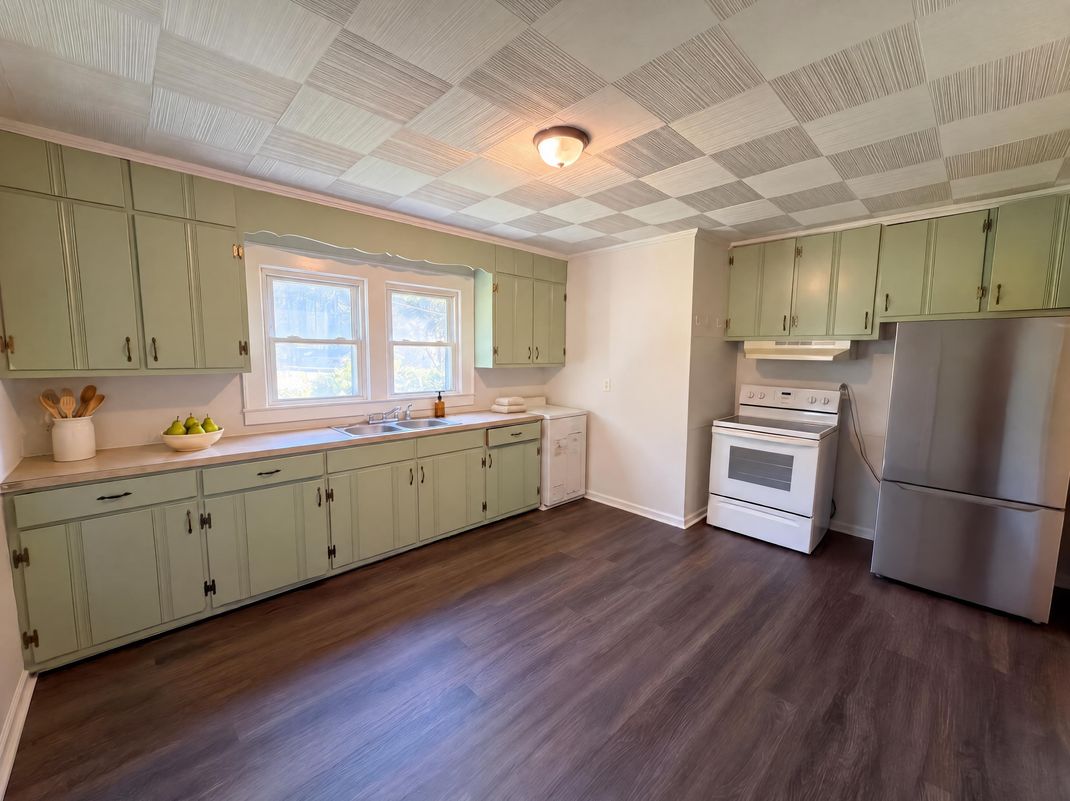 Property photo 2 of 3511 Helmstetler Rd