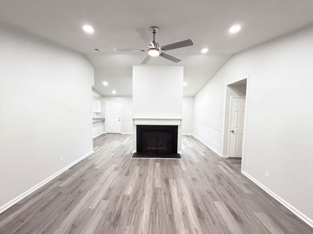 Property photo 3 of 8822 Hunter Green Ln