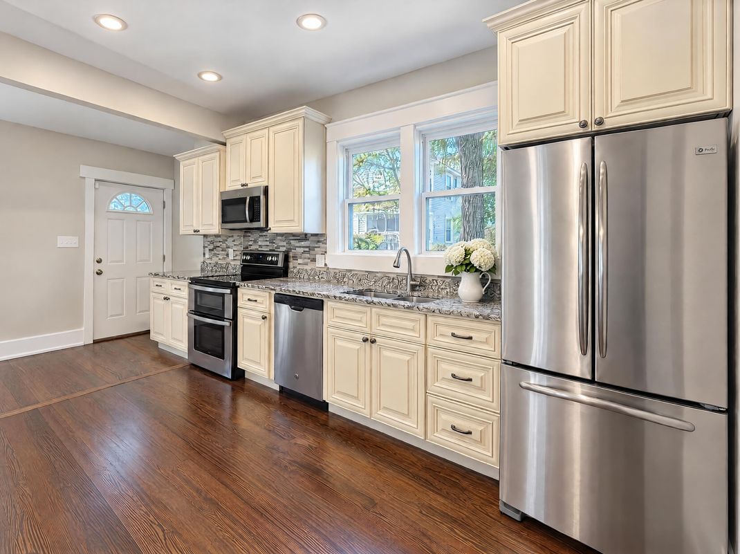 Property photo 2 of 6321 Roe St