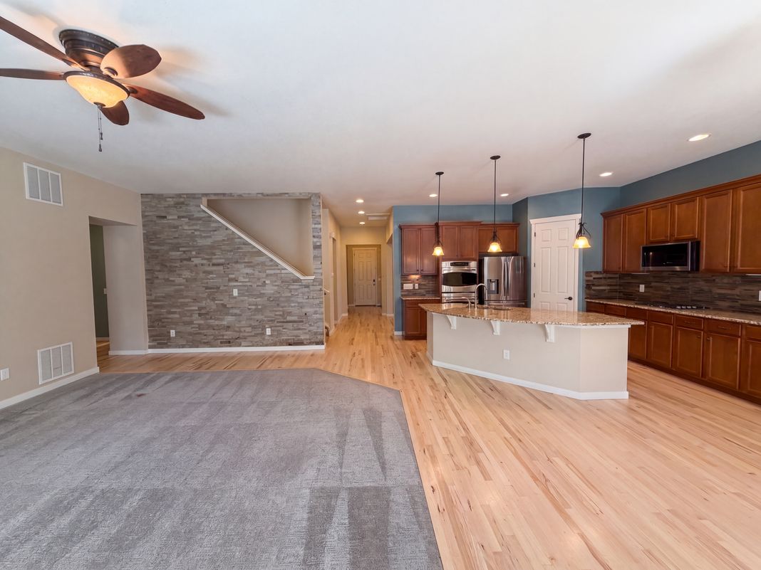Property photo 3 of 14928 Nighthawk Ln