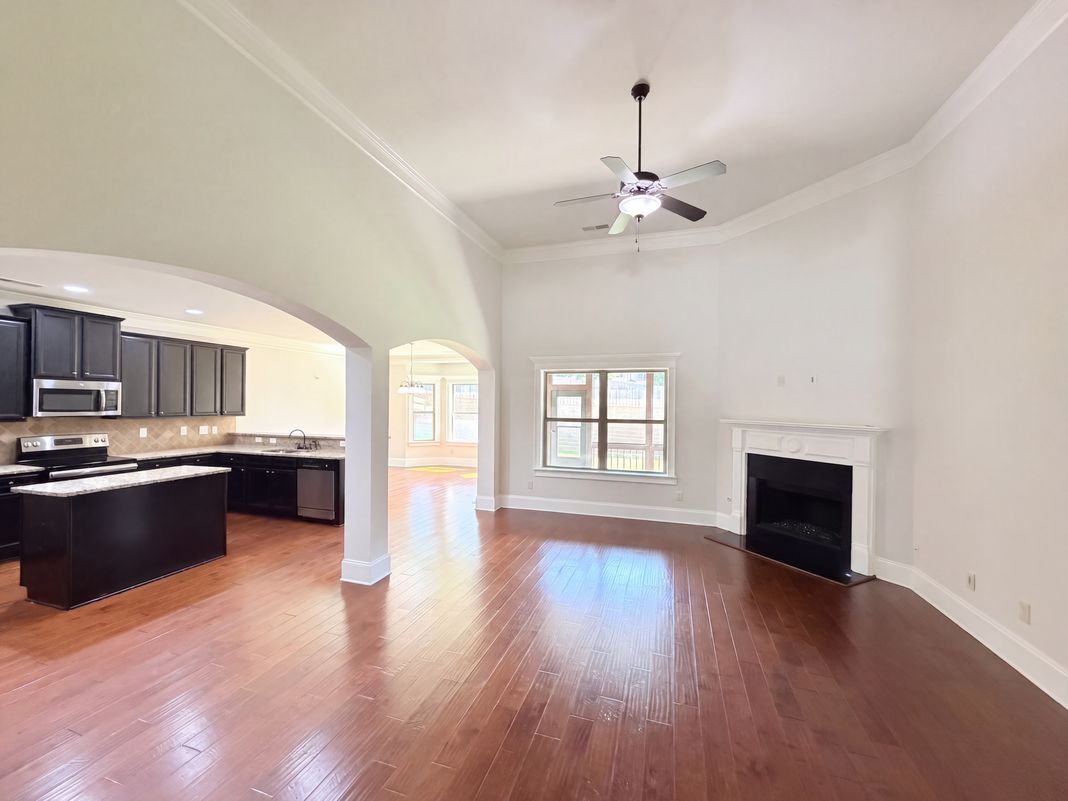 Property photo 3 of 115 Birchwood Ct