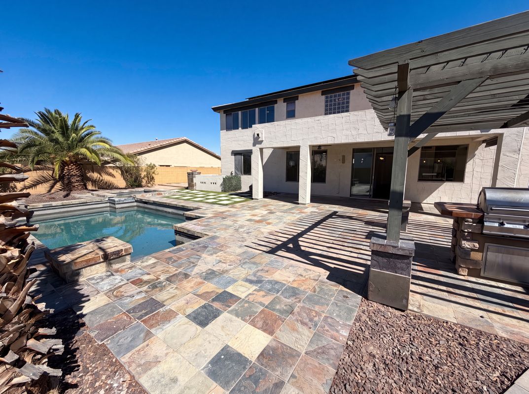 Photo 5 of 35 of 17645 W Hale Bopp Dr, Goodyear, AZ