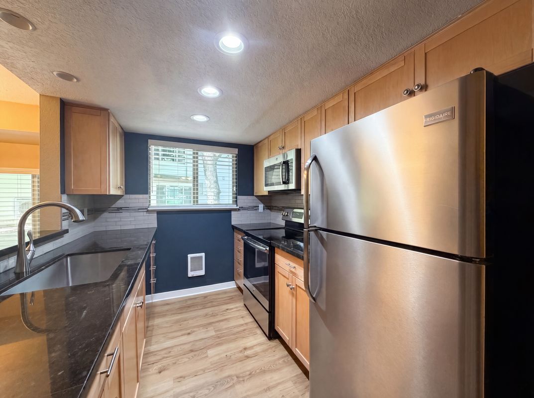 Photo 10 of 20 of 10132 SW Trapper Ter, Beaverton, OR