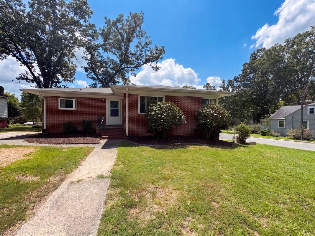 Property photo 1 of 410 Pekoe Ave