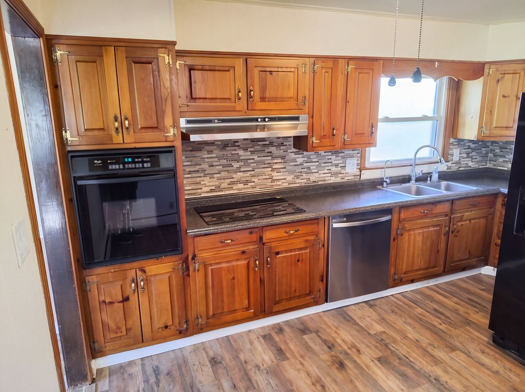 Property photo 2 of 4888 Pinecrest Rd