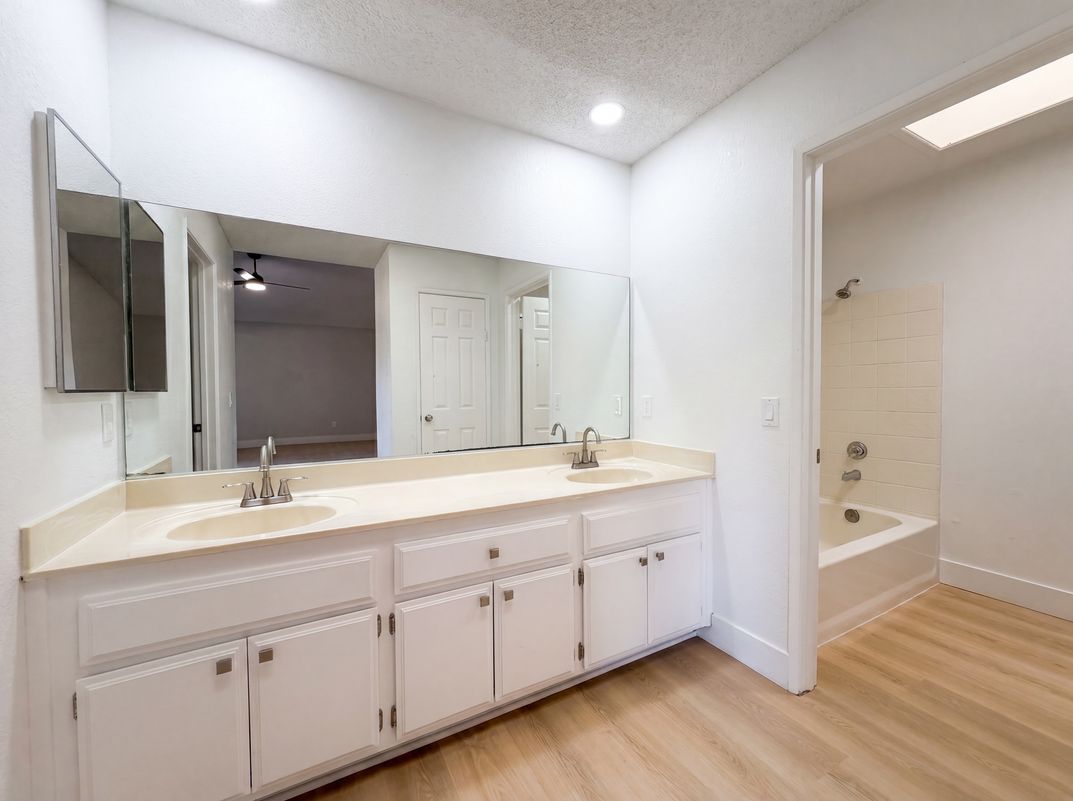 Photo 14 of 25 of 42355 Willeta Ave, Lancaster, CA