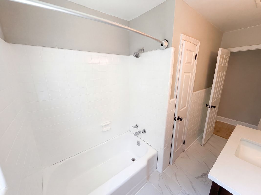 Photo 18 of 23 of 8519 Denbur Dr, Charlotte, NC