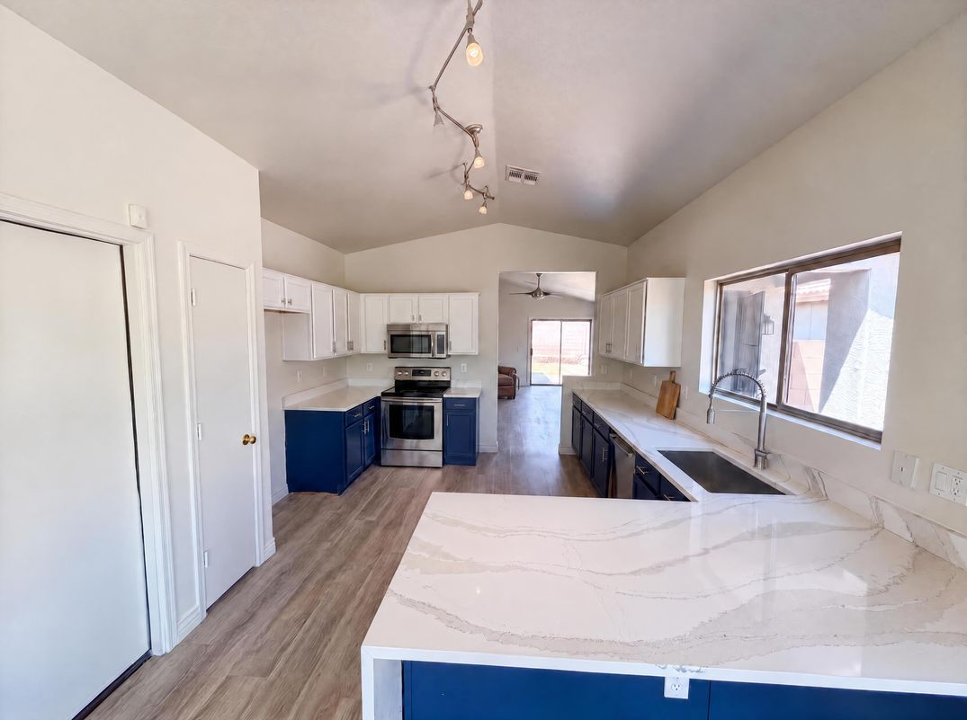 Property photo 2 of 3428 W Via Del Sol Dr