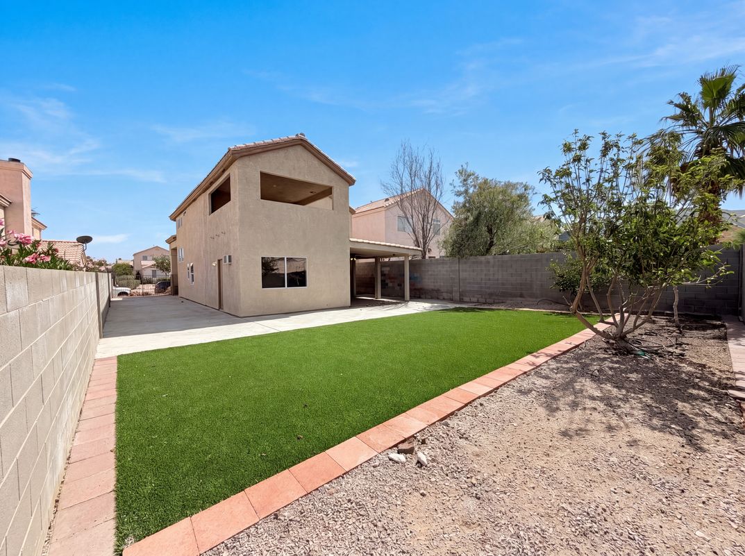Photo 5 of 43 of 9328 Chilly Pond Ave, Las Vegas, NV
