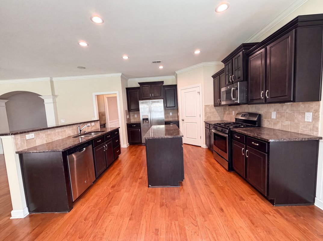 Property photo 2 of 621 Gaelens Ln