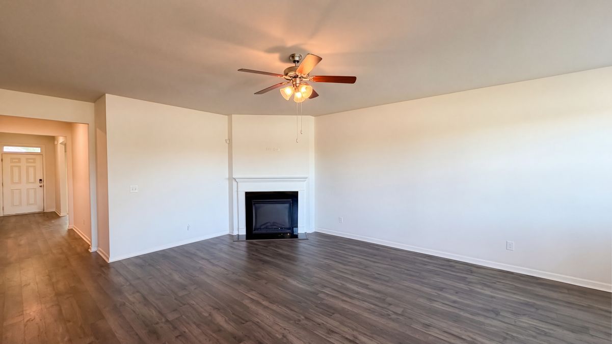 Property photo 3 of 8130 Highland Dr SW