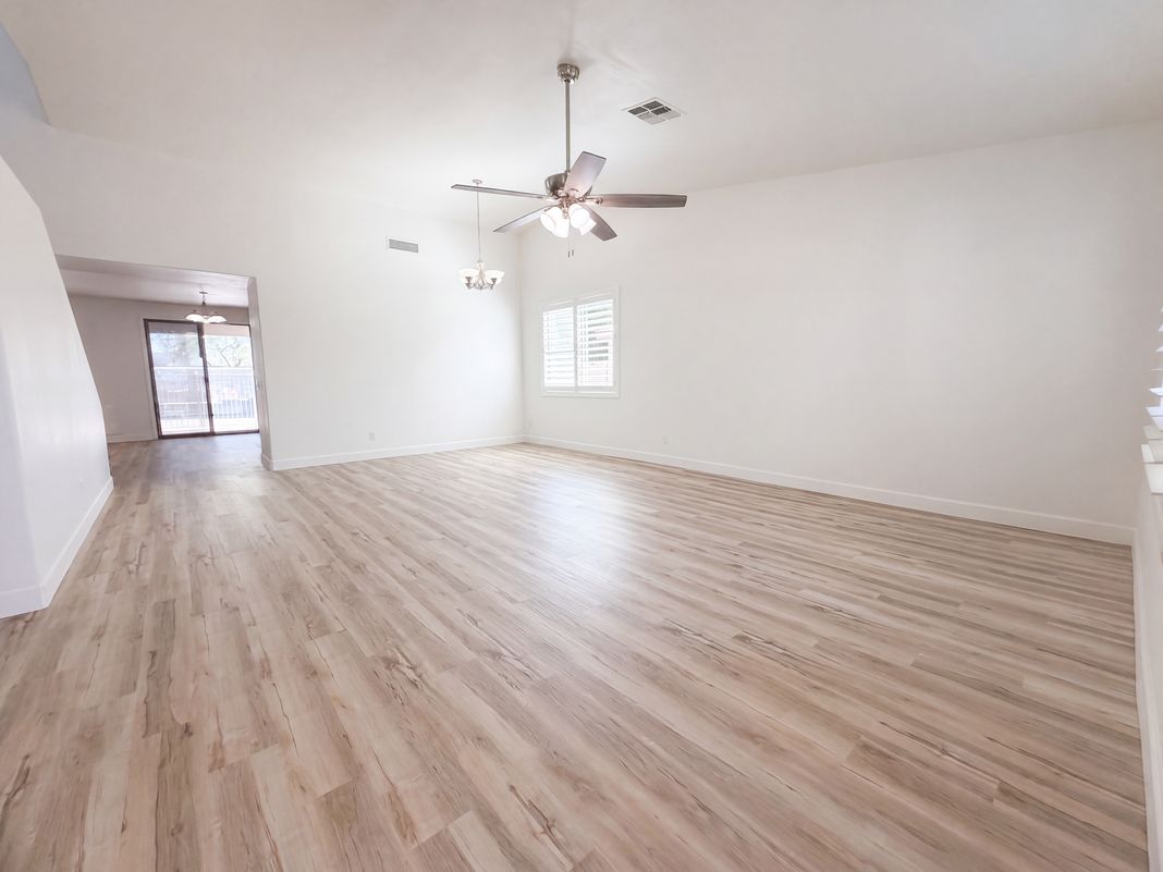 Property photo 3 of 2463 S Bristol
