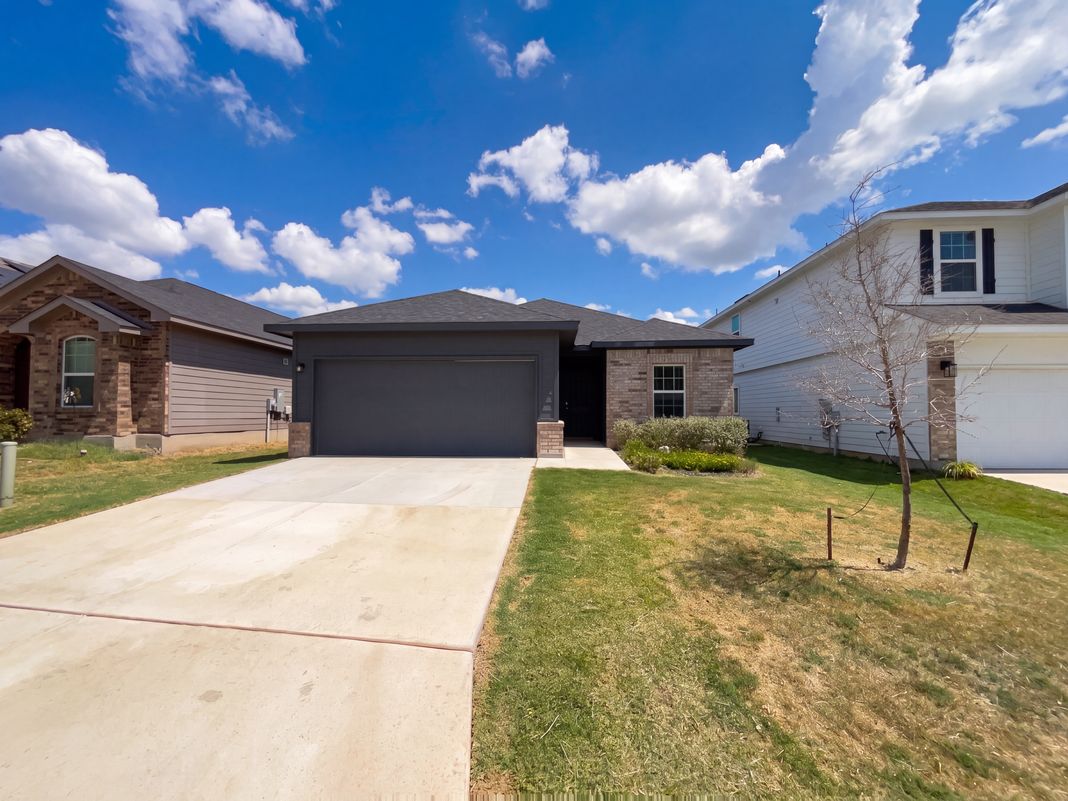 Property photo 1 of 2838 Davis Trce
