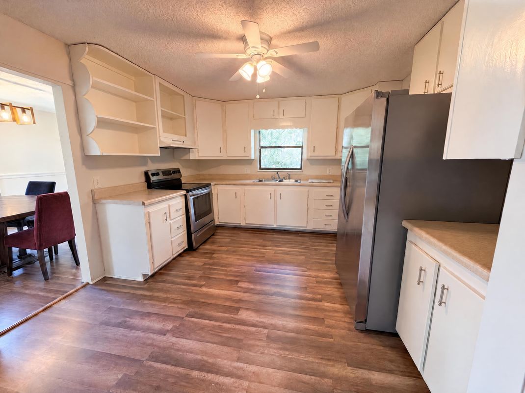 Property photo 2 of 7023 Shindler Dr