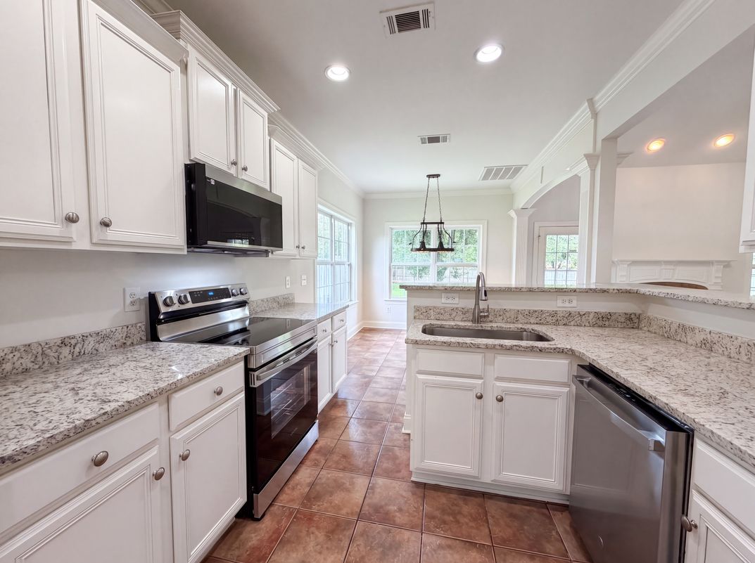 Property photo 2 of 2642 Westhaven Dr