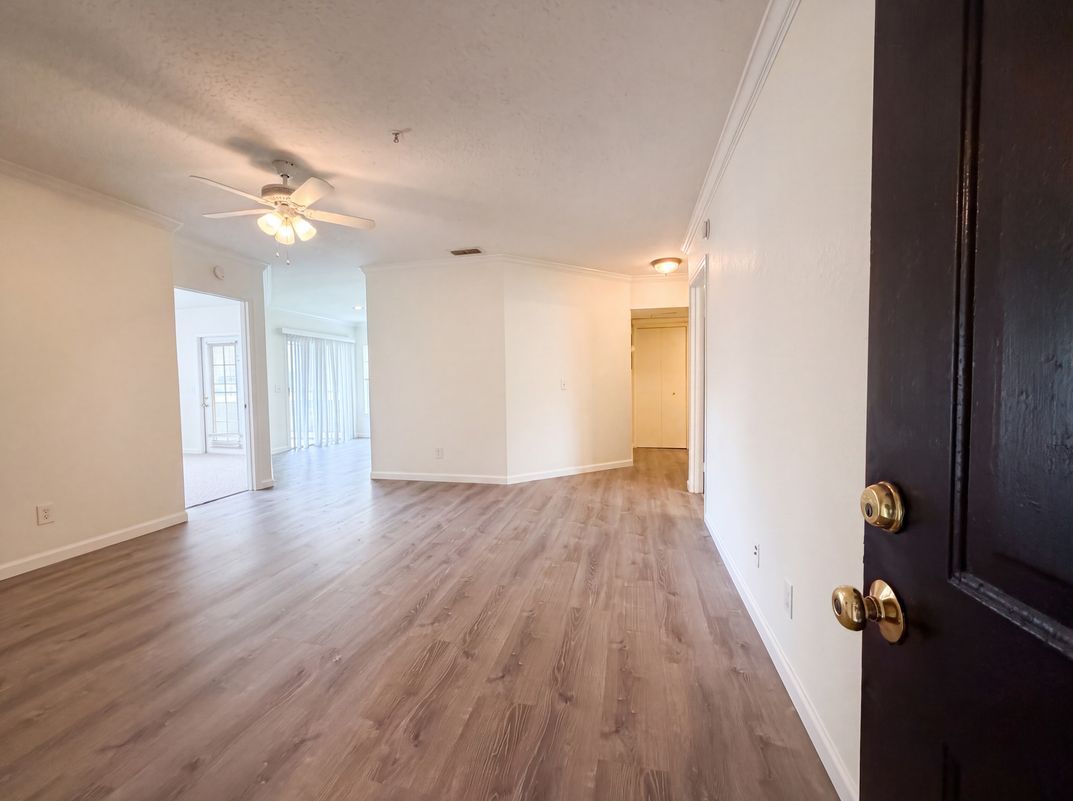 Property photo 3 of 1701 The Greens Way Apt 523