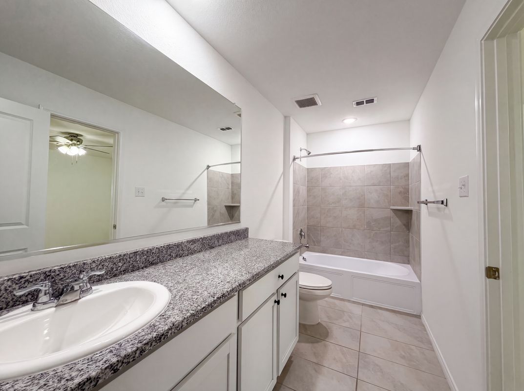 Property photo 3 of 408 Riverside Dr